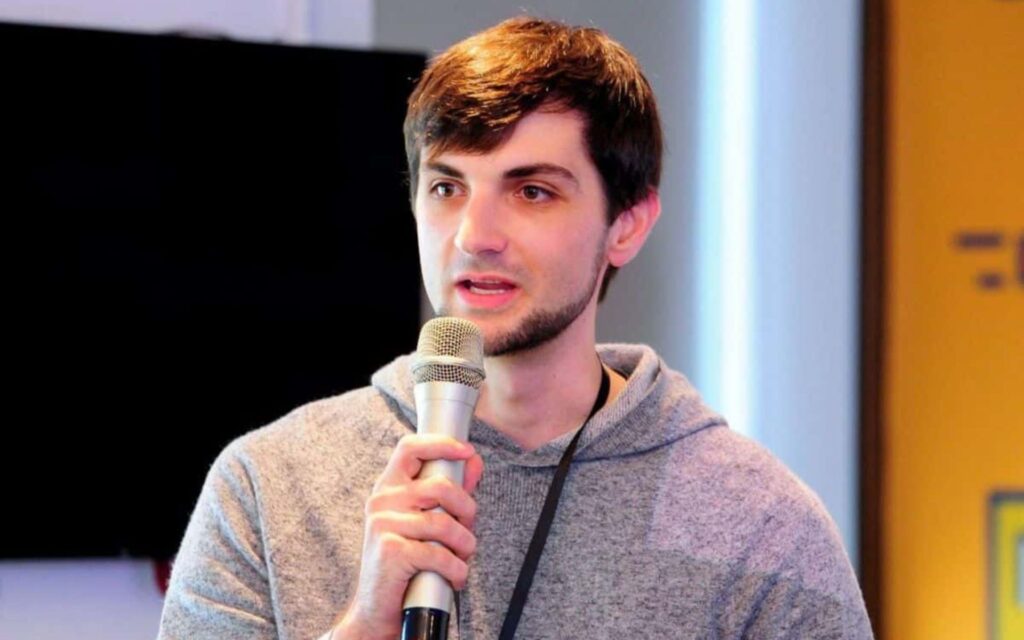 Antonio Juliano Deixa o Cargo de CEO da dYdX